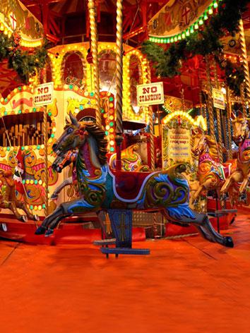 人形アイテム 人形用撮影背景の布　　遊園地の回転木馬　y5547